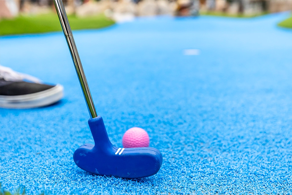 minigolfhalle-berlin-fuer-familien_2